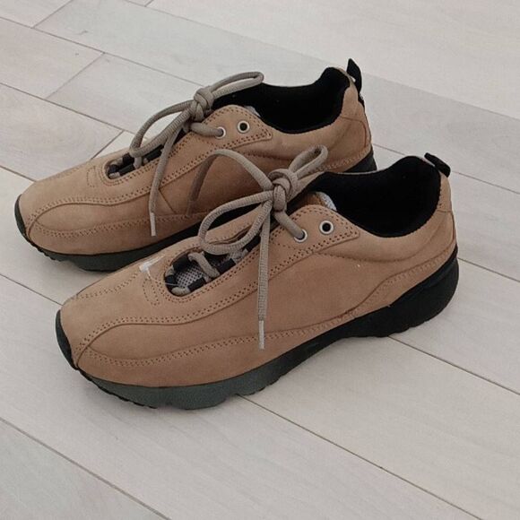 Ecco Women's French Lace Up Low Cut Comfortable Sneaker Shoes Brown Size 5.5 - Picture 1 of 5